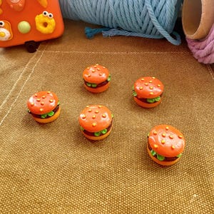 5pcs Burger Food Cabochons Charms – Kawaii Resin Flatback for DIY Crafts, Jewelry Making, Phone Case, Slime, Decoden Supplies