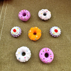 Set of 7 Donut Resin Cabochons Charms – Cute Fake Food for DIY Crafts, Jewelry Making, Phone Case, Slime, Decoden, Kawaii Supplies