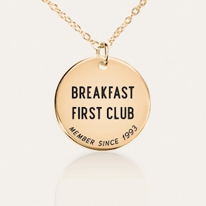 Colar Breakfast First Club - Presente engraçado para café da manhã - Pingente personalizado para amantes de café da manhã - Joias personalizadas - Presente para ela ou para ele