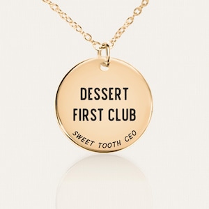 Collar "Primer Club de Postres" - Regalo divertido de postre - Colgante personalizado para amantes de los postres - Joyería grabada personalizada - Regalo para ella o para él