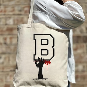 Bolsa de mano personalizada con letras de Halloween, bolsa de mano personalizada con inicial de zombi, regalo de lona sangrienta para Halloween, bolsa espeluznante con nombre de profesor 2025