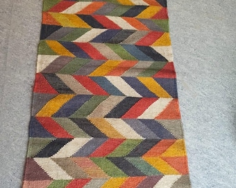 Ręcznie robiony bieżnik na schody Kilim | Geometryczny dywanik do przedpokoju w stylu vintage w stylu azteckim