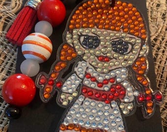 Llavero de cuentas con la leyenda "ANNABELLE" hecho a mano