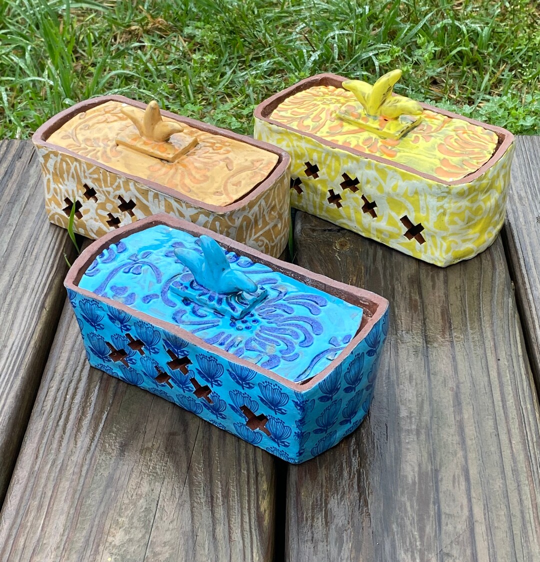 Handmade Garlic Keeper, Pottery Garlic Storage, Kitchen Storage Jar