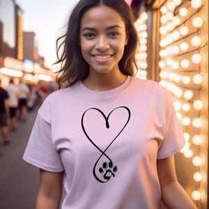 short-sleeved T-shirt for dog lovers with infinity heart and dog paw, shirt in 6 colors for dog lovers, dog moms and dog dads,