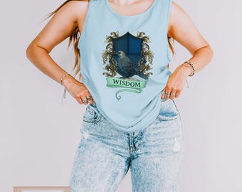 Raven Wisdom Crest Tank Top, Fantasy Haus Shirt, Stückgefärbtes Tank Top, Vintage Raven Graphic Sommer Top