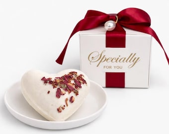 Natural. Aromaterapia, geranio rosa y pachulí, bomba de baño en forma de corazón, baño de spa de lujo hecho a mano.