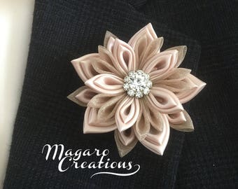 Wedding boutonniere,Men’s flower lapel pin,blush boutonniere,groom flower,lapel pin,men’s lapel pin,wedding lapel pin,men brooches.