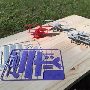 Flying WWI Fokker DR1 Triplane STL Kit Card – Elastic Powered 3D Printable Airplane Model For Flight And Display