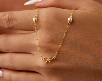 Collar minimalista de lazo con perlas, delicado collar de oro de 18 quilates, collar de plata de ley, regalo para mamá, regalo para dama de honor, regalos de Navidad
