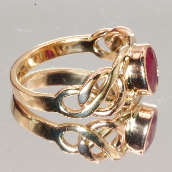 9ct Yellow Gold Chunky Ruby Solitaire Ring Single… - image 3