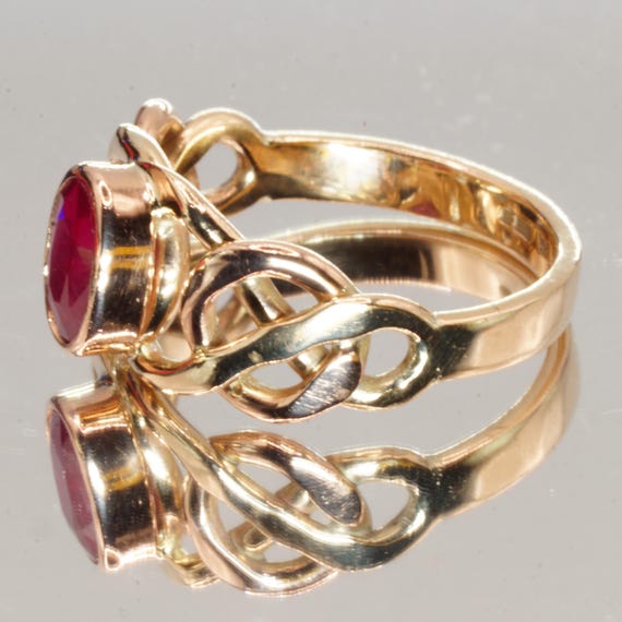 9ct Yellow Gold Chunky Ruby Solitaire Ring Single… - image 2