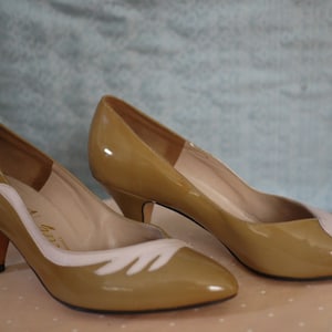 1950's Taupe and Pastel Pink Valley Brand Heels Size 6BROAD image 1