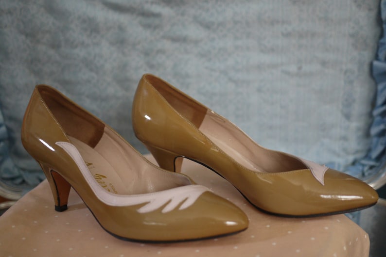 1950's Taupe and Pastel Pink Valley Brand Heels Size 6BROAD image 1