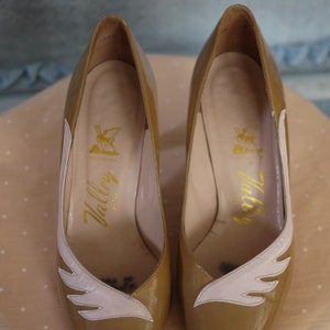 1950's Taupe and Pastel Pink Valley Brand Heels Size 6BROAD image 3