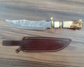 Handcrafted Damascus Steel Hunting Knife Strong Handle Leather Sheath