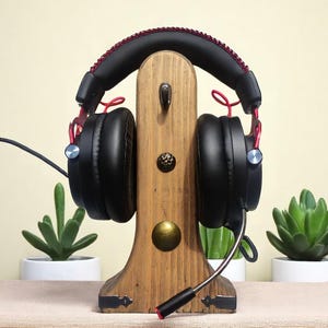 Handcrafted Wooden Headphone Stand - Desk Organizer and Display for Gaming Headsets - Perfect for Gaming, Music & Office