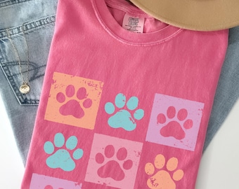 Checkered Paw Print T-shirt, Comfort Colors Retro Graphic Tee, Checkerboard Women Shirt, Dog Lover Gift