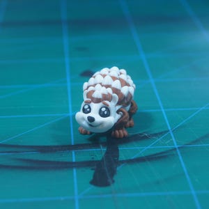 3D Printed Articulated Hedgehog Toy: Fidget Desk Decor