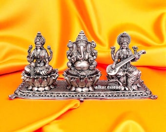 Reines Silber handgefertigtes Laxmi Idol, Lakshmi Devi, Dhan ki Devi Silber für Puja & Festivals