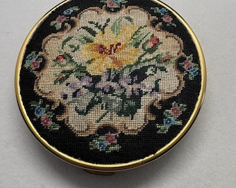 Estuche de maquillaje compacto con flores bordadas vintage