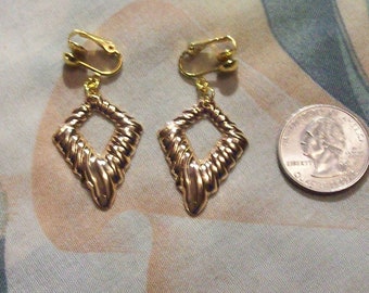 On SALE!~ 32mm Gold Iron Fancy Swirl Kite~Clip on or Pierced Earrings~