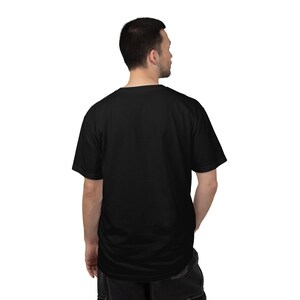 Koszulka unisex Lightning McQueen Black Tee, barwiona na odzieży, z nadrukiem Cars Birthday Shirt zdjęcie 9
