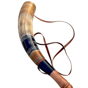 Drinking Viking Horn – 18&quot; Blow Horn Battle Trumpet Crafted Natural Ox Horn Viking Drinking Horn, Groomsmen Gift, Beer Stein, Norse Tankard