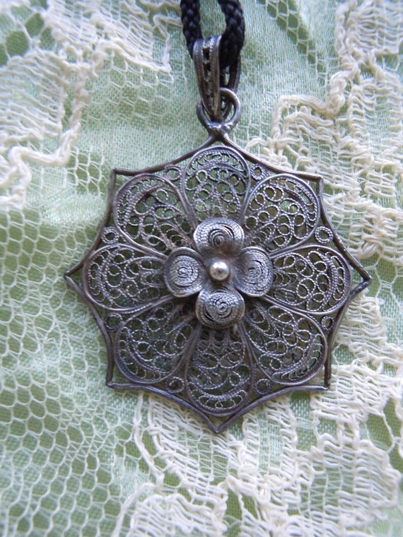Vintage Sterling Filigree Flower Pendant Necklace… - image 1