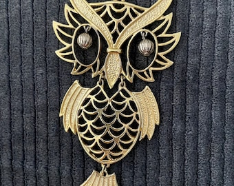 Vintage Large Moveable Owl Pendent Gold-tone Necklace