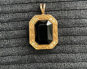 Vintage Pendant Black Stone with Rhinestones Gold Tone