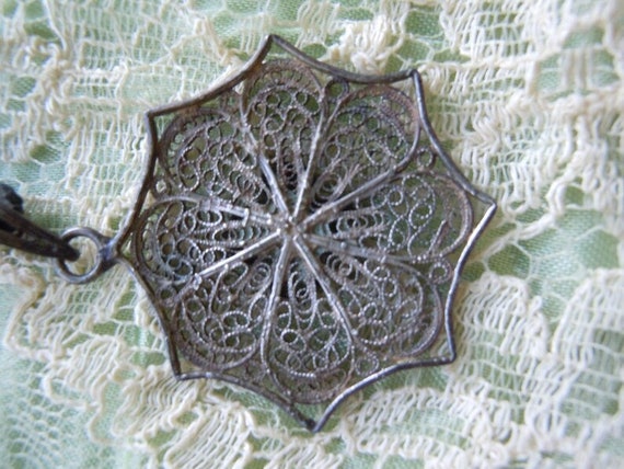 Vintage Sterling Filigree Flower Pendant Necklace… - image 3