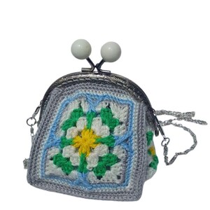 Großmutter quadratische Geldbörse mit weißem Kussverschluss - gehäkelter Blumenkartenhalter, gefütterter Mini-Beutel, luxuriöses Hochzeitsgeschenk für Gäste