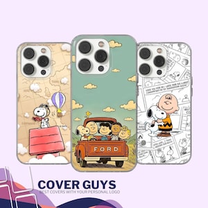 Può includere: Tre custodie per telefono con Snoopy e i personaggi di Peanuts. Una custodia presenta Snoopy in una cuccia rossa con uno sfondo di mappa. Un'altra mostra i personaggi in un camion Ford rosso. La terza custodia ha un design a fumetti.