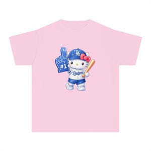 Può includere: Un set di tre tazze in ceramica con finitura opaca e macchiettata. Le tazze sono nei toni del crema, grigio chiaro e grigio scuro. Ogni tazza ha un design semplice e minimalista, perfetto per caffè o tè.