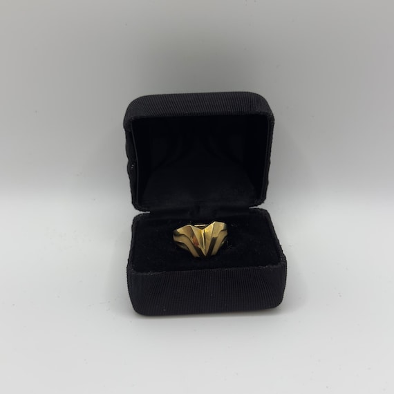 18K Angular Golden Ring - image 1