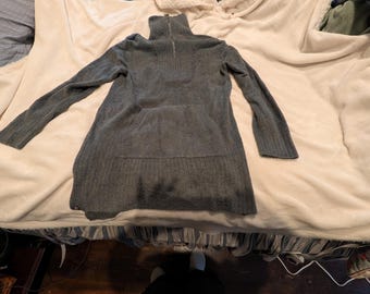 Suéter túnica Barefoot Dreams Cozychic, verde/gris, talla pequeña