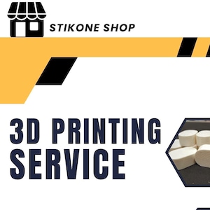 Può includere: Grafica promozionale per il servizio di stampa 3D di Stikone Shop. L'immagine presenta il testo "3D PRINTING SERVICE" e "ORDER NOW". Mostra esempi di oggetti stampati in 3D e una stampante 3D. Il servizio offre la stampa di modelli, modelli personalizzati e promette una stampa veloce e di qualità.