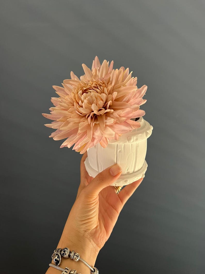Custom 3D printing service from Italy showing made-to-measure prototypes and gadgets printed in PLA and ABS. High quality FDM 3D printed objects designed for personalized gifts, functional parts, cosplay accessories, and modern home decor. Ideal for custom prototypes, unique 3D print gifts, STL file printing, and creative ideas turned into real objects