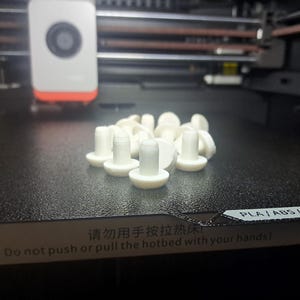 Custom 3D printing service from Italy showing made-to-measure prototypes and gadgets printed in PLA and ABS. High quality FDM 3D printed objects designed for personalized gifts, functional parts, cosplay accessories, and modern home decor. Ideal for custom prototypes, unique 3D print gifts, STL file printing, and creative ideas turned into real objects