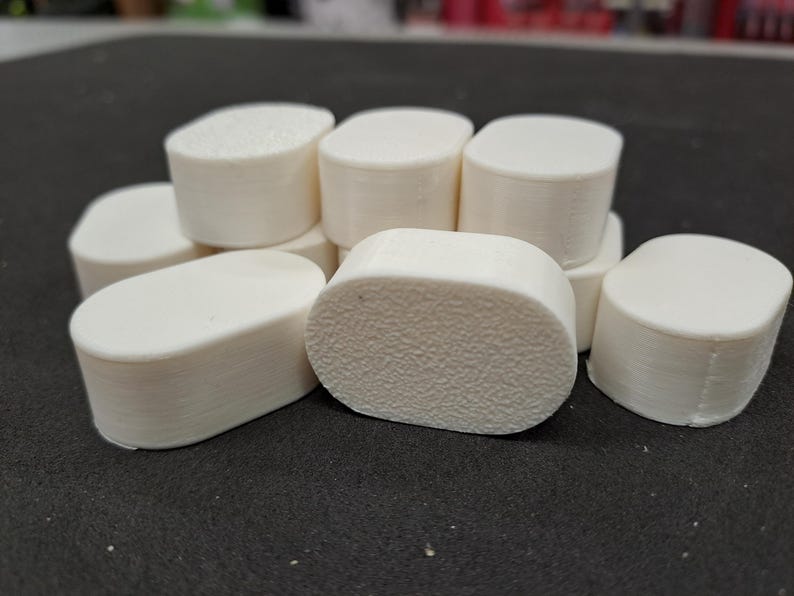 Custom 3D printing service from Italy showing made-to-measure prototypes and gadgets printed in PLA and ABS. High quality FDM 3D printed objects designed for personalized gifts, functional parts, cosplay accessories, and modern home decor. Ideal for custom prototypes, unique 3D print gifts, STL file printing, and creative ideas turned into real objects