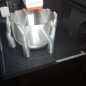 Custom 3D printing service from Italy showing made-to-measure prototypes and gadgets printed in PLA and ABS. High quality FDM 3D printed objects designed for personalized gifts, functional parts, cosplay accessories, and modern home decor. Ideal for custom prototypes, unique 3D print gifts, STL file printing, and creative ideas turned into real objects