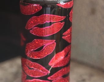 Vaso con labios que dejan ver