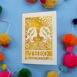 Carte d'anniversaire personnalisée Gémeaux - Design personnalisé découpé au laser - Cartes d'anniversaire signe astrologique du zodiaque