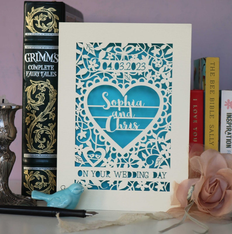 Carte personnalisée le jour de votre mariage, carte de mariage découpée au laser, carte de mariage découpée au laser, cartes faites main au Royaume-Uni Peacock Blue