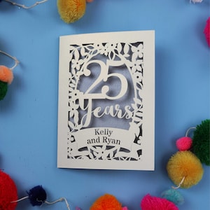 Carte d'anniversaire personnalisée en argent pour 25 ans, découpée dans du papier