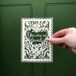 Vous êtes si aimé carte postale devis découpée en papier, cadeau de la Saint-Valentin, note d'anniversaire ou de mariage découpée au laser