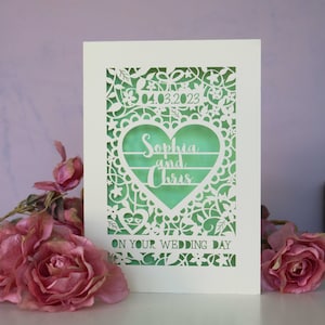 Carte personnalisée le jour de votre mariage, carte de mariage découpée au laser, carte de mariage découpée au laser, cartes faites main au Royaume-Uni Light Green