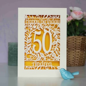 Carte d'anniversaire personnalisée découpée au laser, découpée au laser, fleur d'âge, carte d'âge floral joyeux anniversaire, cartes faites main au Royaume-Uni Sunshine Yellow