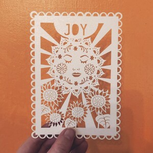 Papier découpé sur la joie, citation motivante, inspiration, positivité, carte postale découpée au laser a6